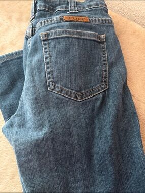 Cowgirl Tuff jeans. 3763